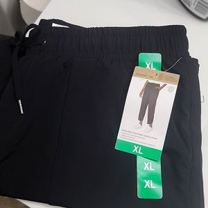Mondetta xl ankle pants new with tag 26 inch inseam